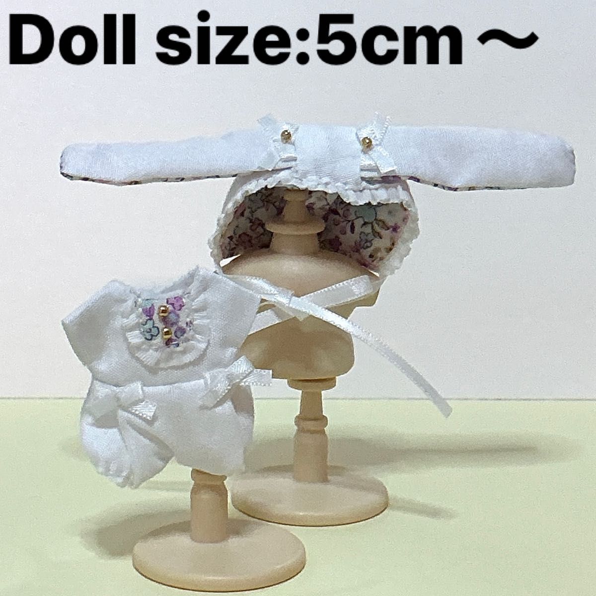 ちょろり ハンドメイド うさ耳ロングサロペット ホワイト パープル花柄ボンネット ミニチュア人形服 手作り 5cm
